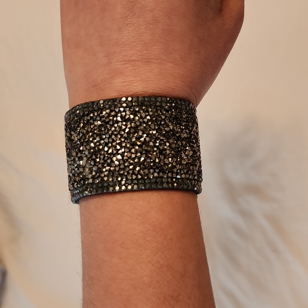Beautiful cuff - Picture 5 of 7